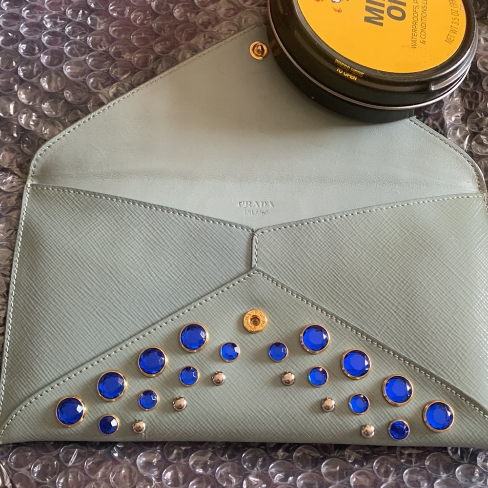 Prada Milano envelope vernis leather studded with rhinestones. - Picture 3 of 10